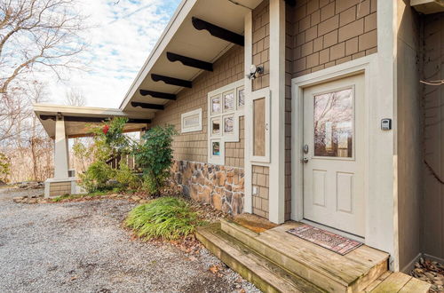 Photo 23 - Chestnut by Avantstay Mountain Cabin w/ Treetop Views, Hot Tub & Game Room