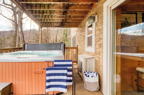 Photo 25 - Chestnut by Avantstay Mountain Cabin w/ Treetop Views, Hot Tub & Game Room