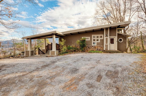 Photo 32 - Chestnut by Avantstay Mountain Cabin w/ Treetop Views, Hot Tub & Game Room