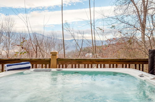 Photo 31 - Chestnut by Avantstay Mountain Cabin w/ Treetop Views, Hot Tub & Game Room