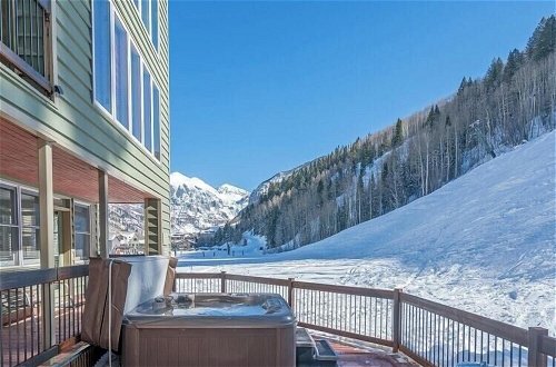 Photo 15 - Etta Place 1 by Avantstay Ski In/ Ski Out Unit w/ Views of the Slopes