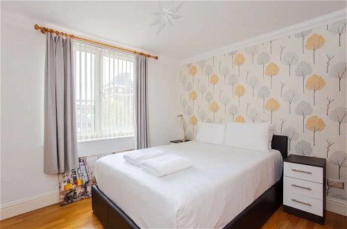 Photo 4 - Bright 2 Bedroom Apartment in Islington