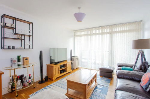 Photo 15 - Bright 2 Bedroom Apartment in Islington