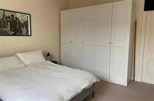 Foto 2 - Modern 2 Bedroom Apartment in Edinburgh