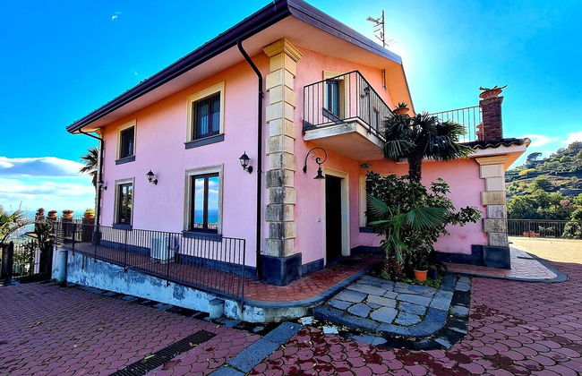 Etna Panoramic Villa With Swimming Pool - Photo 1