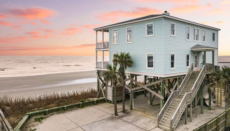 Photo 1 - Poseidon By Avantstay On The Beach! Two Ocean Facing Balconies & Hot Tub