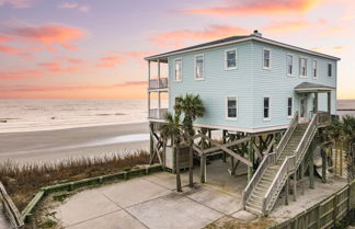 Photo 1 - Poseidon By Avantstay On The Beach! Two Ocean Facing Balconies & Hot Tub