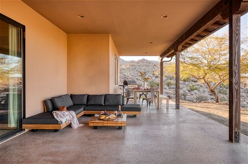 Foto 23 - Desert Stone by Avantstay Contemporary Desert Oasis With Pool & Hot Tub