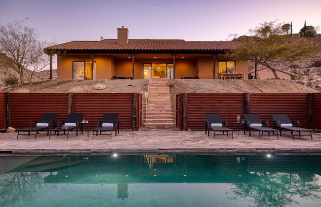 Desert Stone by Avantstay Contemporary Desert Oasis With Pool & Hot Tub - Photo 24