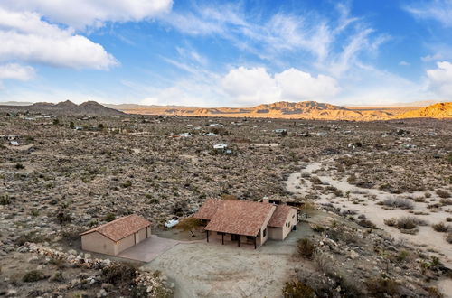 Photo 7 - Desert Stone by Avantstay Contemporary Desert Oasis With Pool & Hot Tub