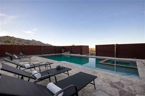 Photo 22 - Desert Stone by Avantstay Contemporary Desert Oasis With Pool & Hot Tub