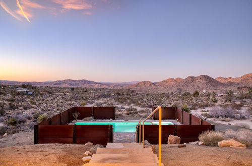 Photo 3 - Desert Stone by Avantstay Contemporary Desert Oasis With Pool & Hot Tub