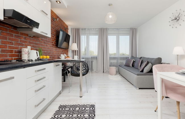 Apartment Popiełuszki Warsaw by Renters - Photo 3