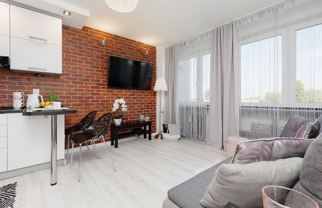 Apartment Popiełuszki Warsaw by Renters - Photo 8