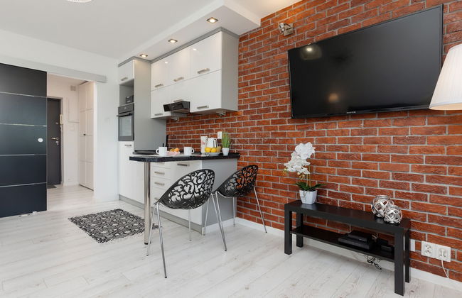 Apartment Popiełuszki Warsaw by Renters - Photo 9