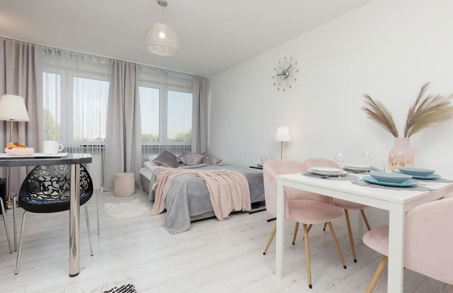 Apartment Popiełuszki Warsaw by Renters - Photo 2