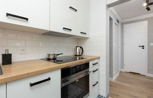Apartment Popiełuszki Warsaw by Renters - Photo 24
