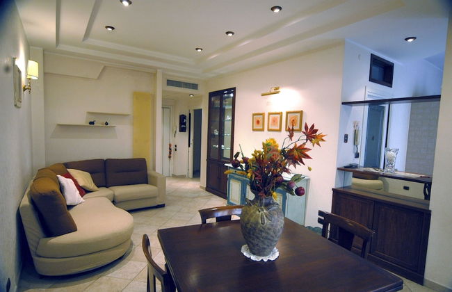 Roma Chic House - Luxury House 4 People - With 2 Bedrooms 2 Bathrooms - Foto 26