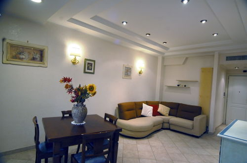 Photo 22 - Roma Chic House - Luxury House 4 People - With 2 Bedrooms + 2 Bathrooms