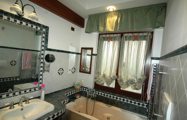Roma Chic House - Luxury House 4 People - With 2 Bedrooms 2 Bathrooms - Foto 16