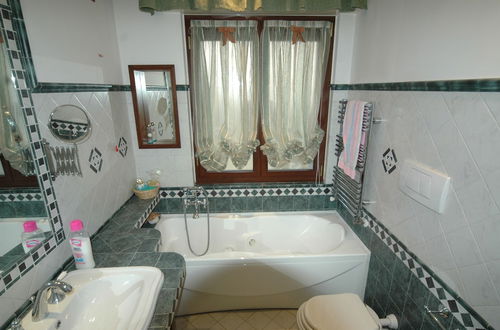 Photo 13 - Roma Chic House - Luxury House 4 People - With 2 Bedrooms 2 Bathrooms