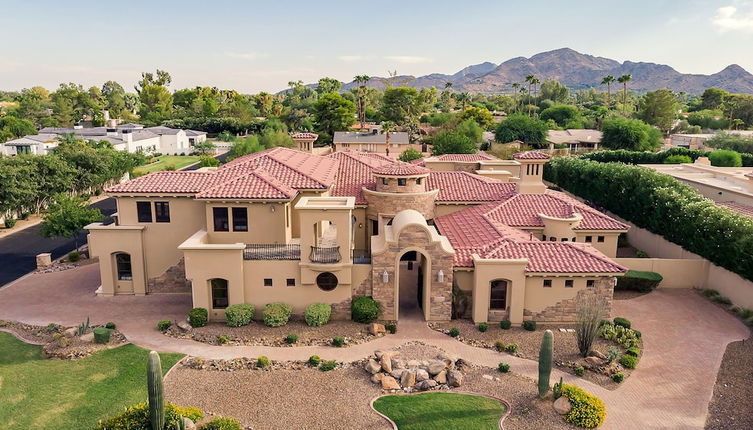 Photo 1 - Primrose by Avantstay Extravagant Desert Estate w/ Theater & Pool