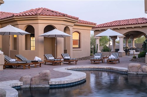 Foto 35 - Primrose by Avantstay Extravagant Desert Estate w/ Theater & Pool