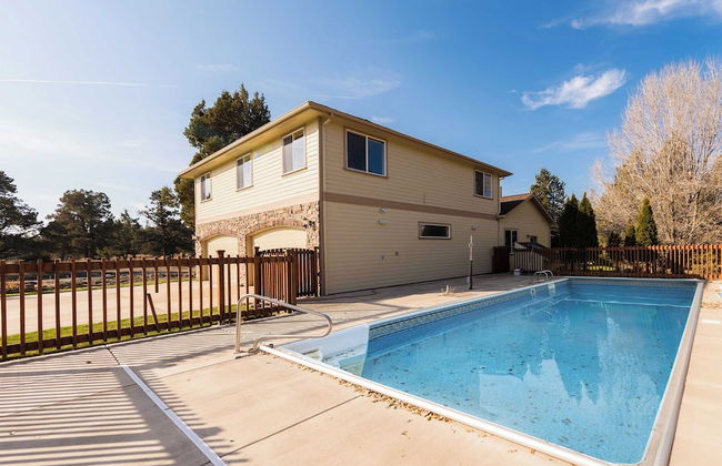 Powell by Avantstay Secluded Home Only 10 Mins From DT Bend w/ Hot Tub - Foto 1