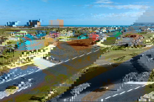 Foto 41 - Huge Vacation Home! Community Boardwalk to the Beach