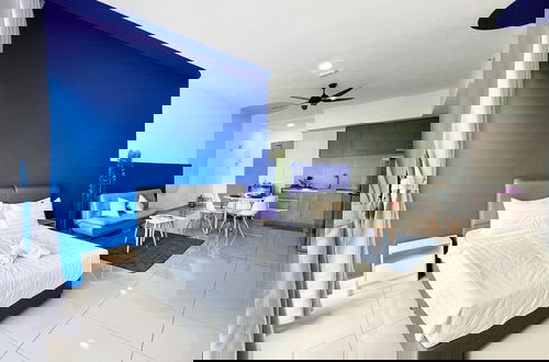 Photo 13 - Alinea Suites