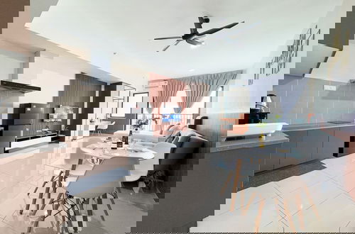 Photo 32 - Alinea Suites