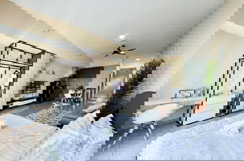 Photo 5 - Alinea Suites