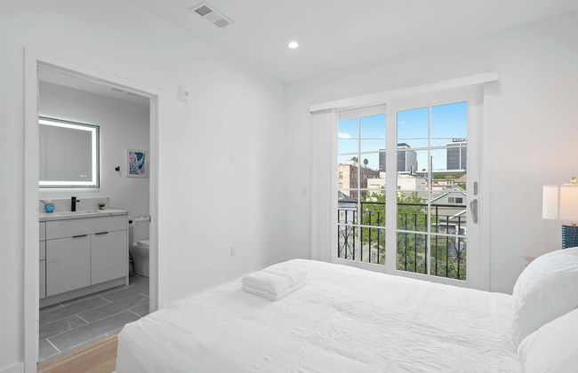 Not Affected by the Fire/modern 5BR Home With Full Amenities & Parking #2 - Foto 2