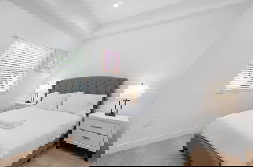 Photo 7 - Not Affected by the Fire/modern 5BR Home With Full Amenities & Parking #2