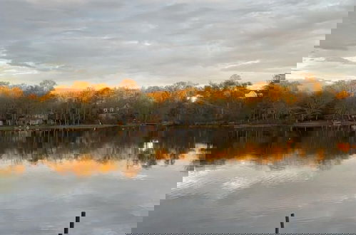 Foto 36 - Lakefront Hideaway Resort