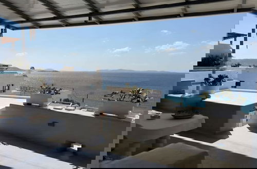 Photo 6 - Mykonos Noir Nest - Sea View Escape