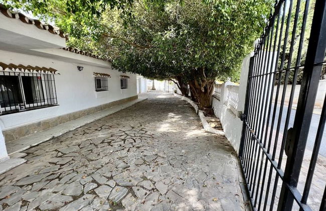 Beautiful Villa With Pool Scenic Views Sleeps 8 - Foto 29