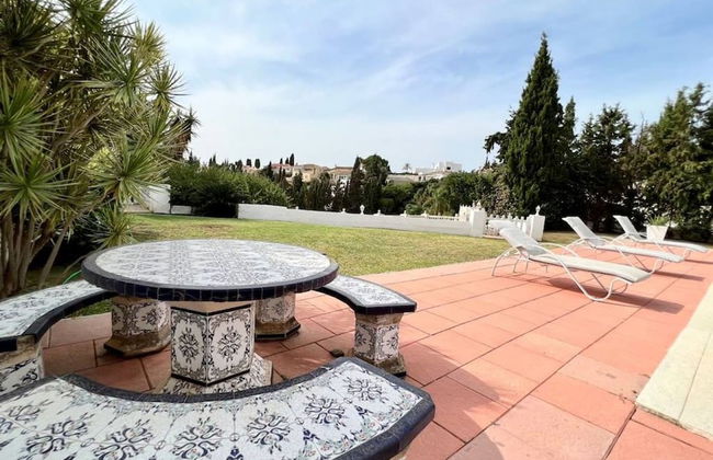 Beautiful Villa With Pool Scenic Views Sleeps 8 - Foto 5