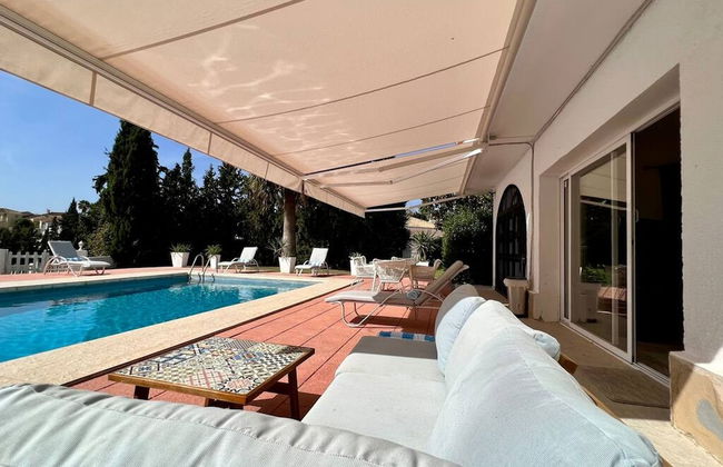 Beautiful Villa With Pool Scenic Views Sleeps 8 - Foto 7