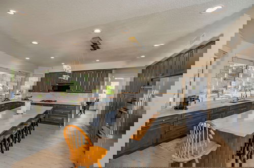 Photo 10 - Newly Remodeled Suburban House