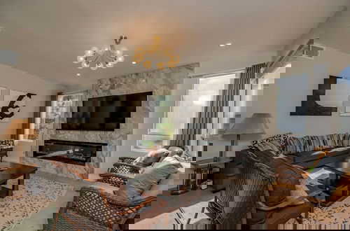 Photo 8 - Newly Remodeled Suburban House