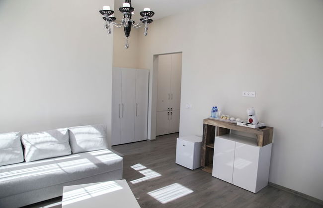 Corner House - Photo 18