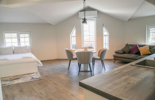 Corner House - Photo 31