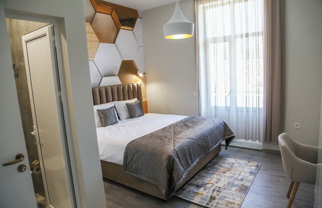 Corner House - Photo 6