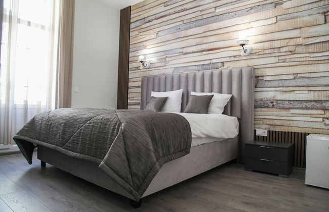 Corner House - Photo 9