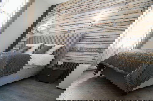 Photo 9 - Corner House
