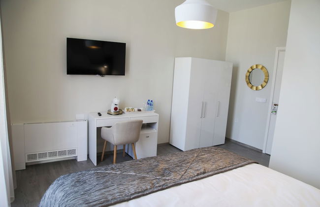 Corner House - Photo 7