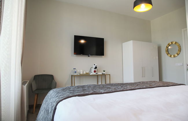 Corner House - Photo 10