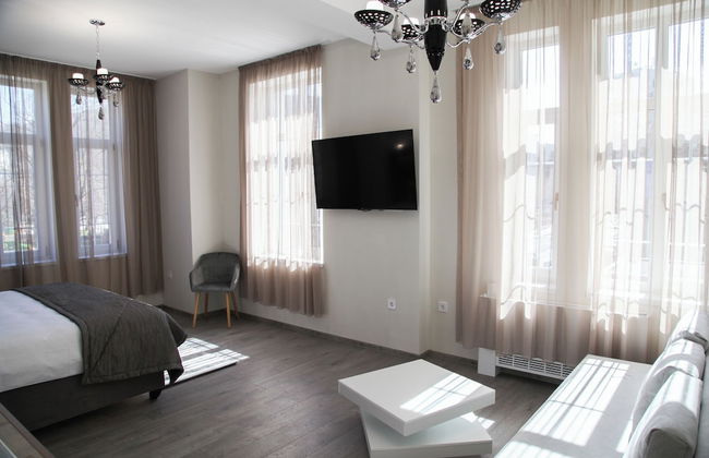 Corner House - Photo 15