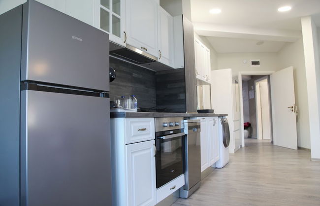 Corner House - Photo 4